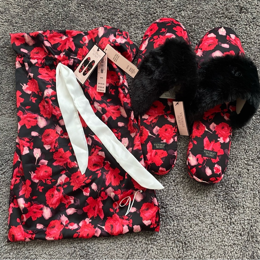 Victoria’s Secret Floral Silk Slippers with Bag BNWT Medium